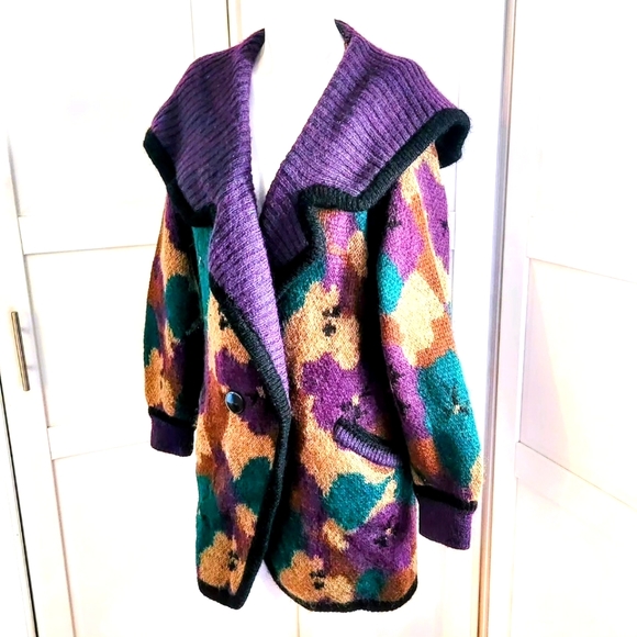 Chunky Abstract Cardigan - Picture 2 of 7